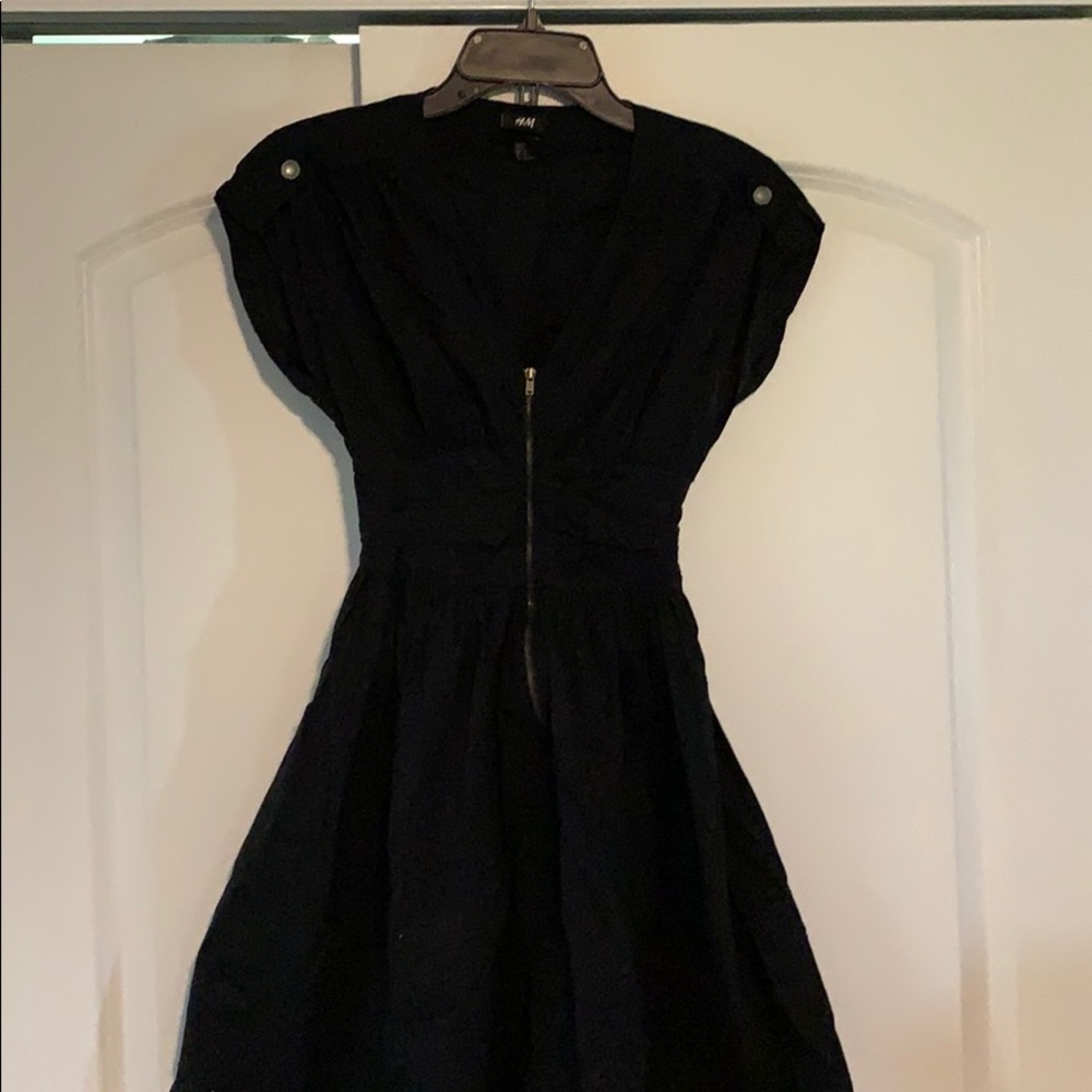 Black dress with POCKETS